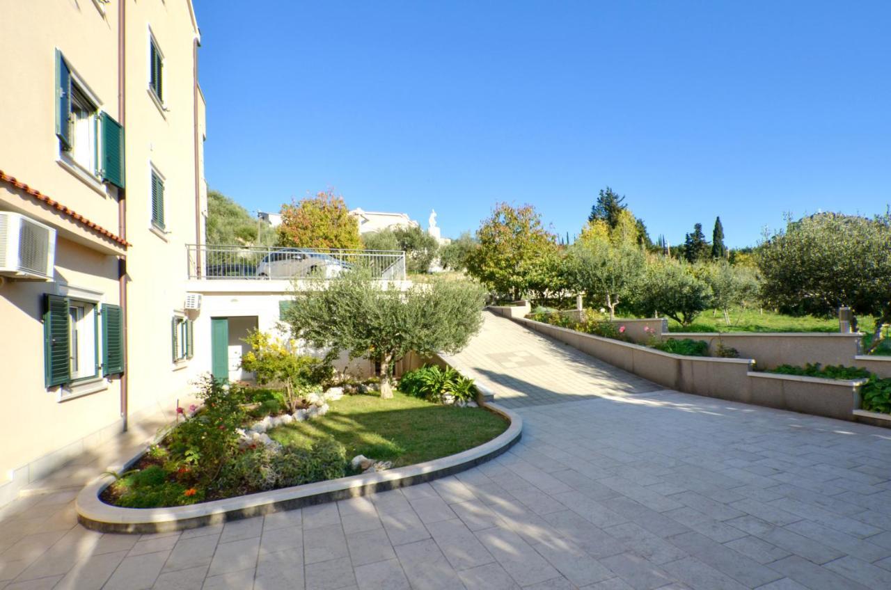 Apartmani Adela Solin Exterior foto